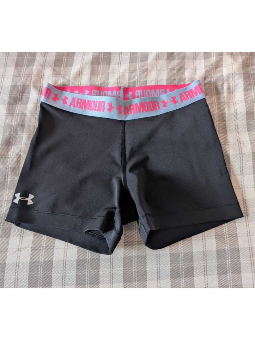 Under Armour Women’s Biker Shorts (Black and Pink Size XSmall)